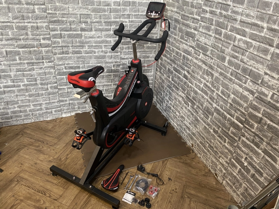 Wattbike/ワットバイク「Model B」エアロバイクを出張買取いたしました