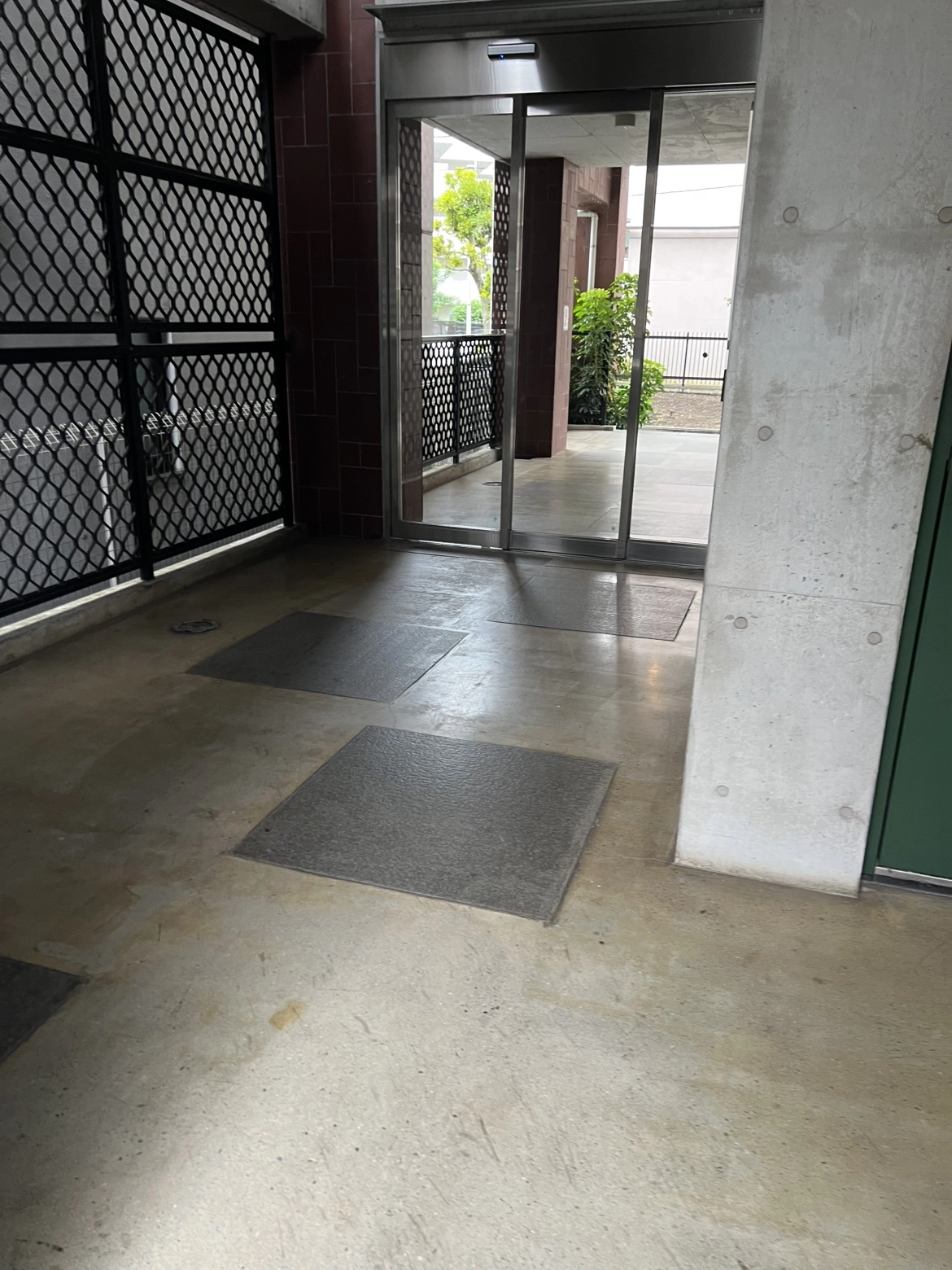 搬出経路の撮影例：エレベーター・廊下
